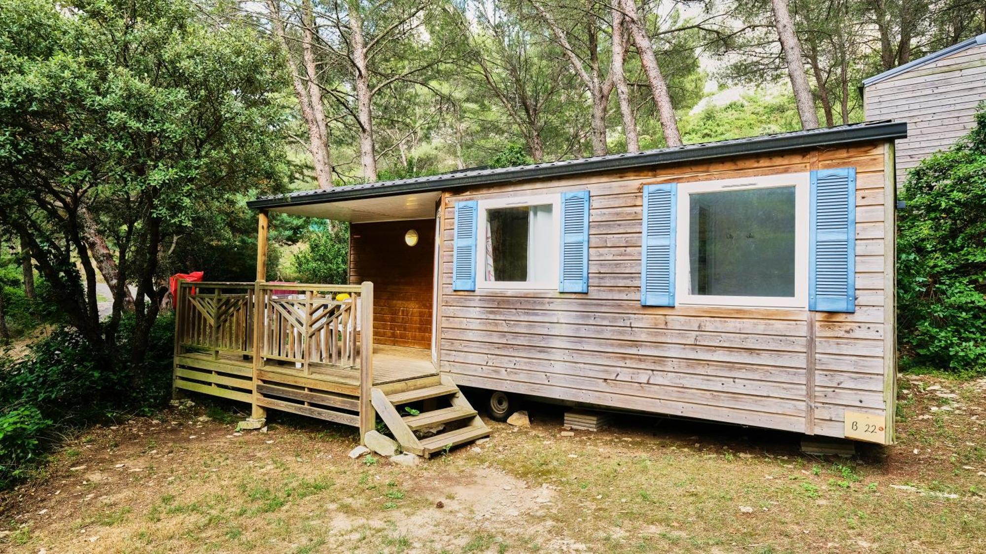 Camping De La Vallee Heureuse Оргон Экстерьер фото